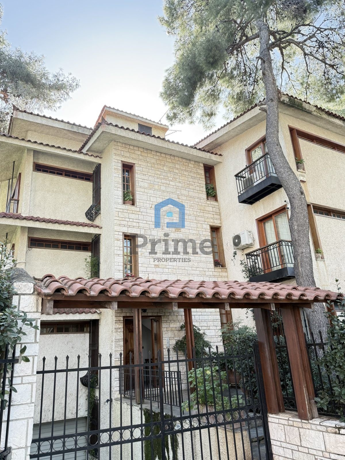Οροφοδιαμέρισμα 152 τ.μ. στη Δροσιά