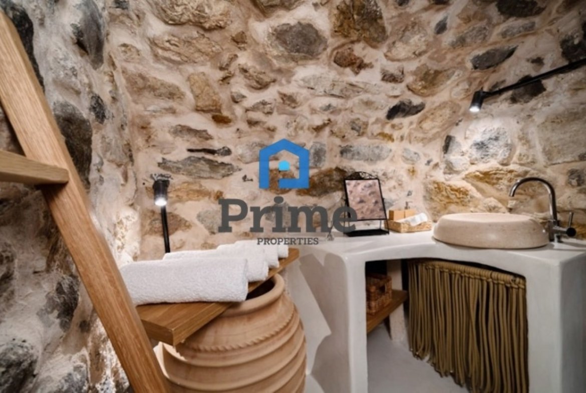 Υπόσκαφη κατοικία Σαντορίνη