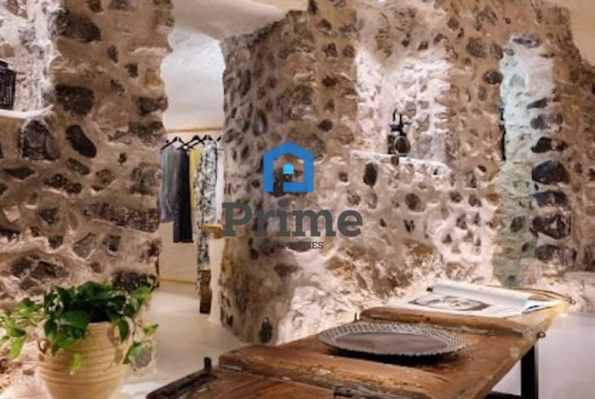 Υπόσκαφη κατοικία Σαντορίνη