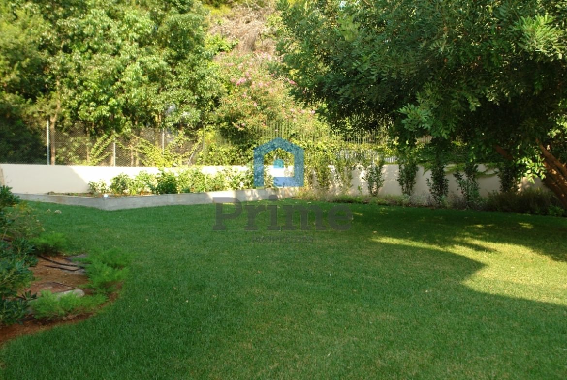 Μεζονέτα 530 τ.μ με πισίνα