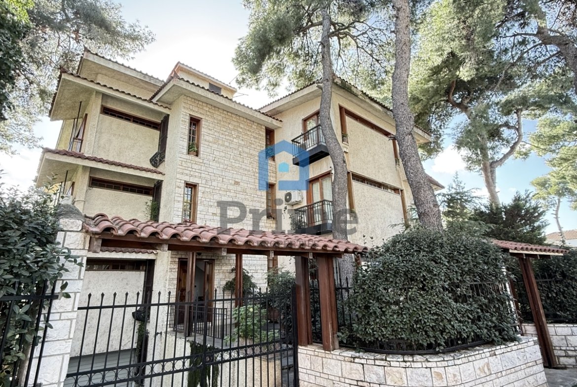 Οροφοδιαμέρισμα 152 τ.μ. στη Δροσιά
