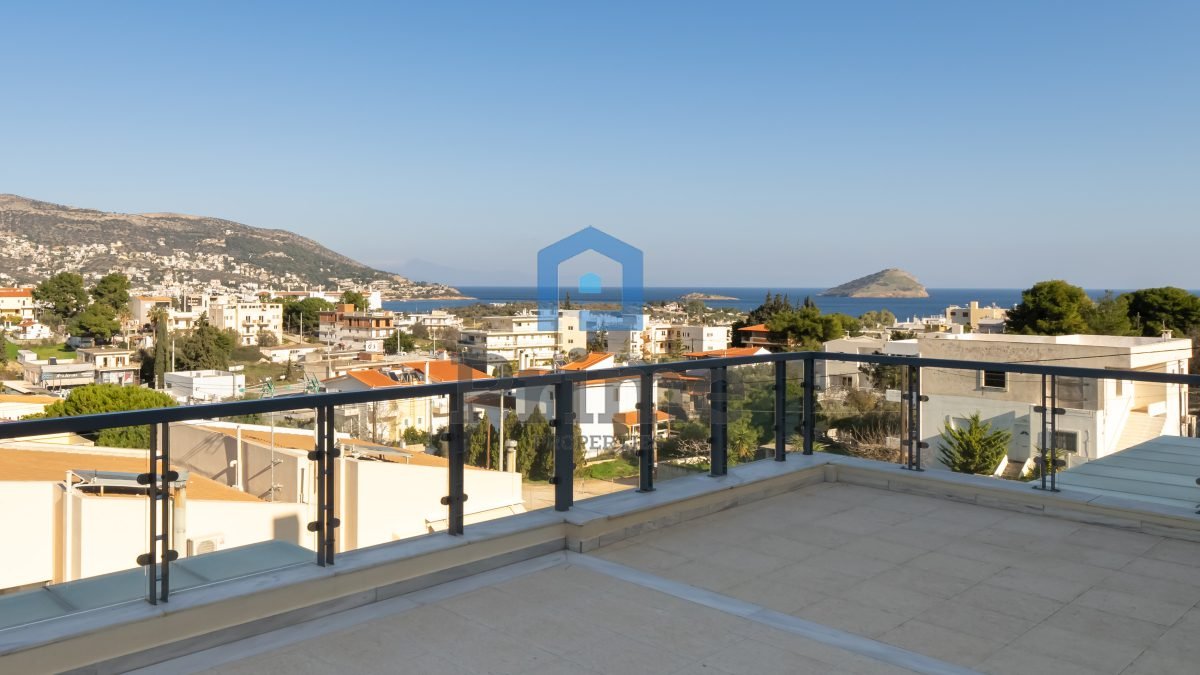 10763225 Συγκρότημα 3 κατοικιών με πισίνα