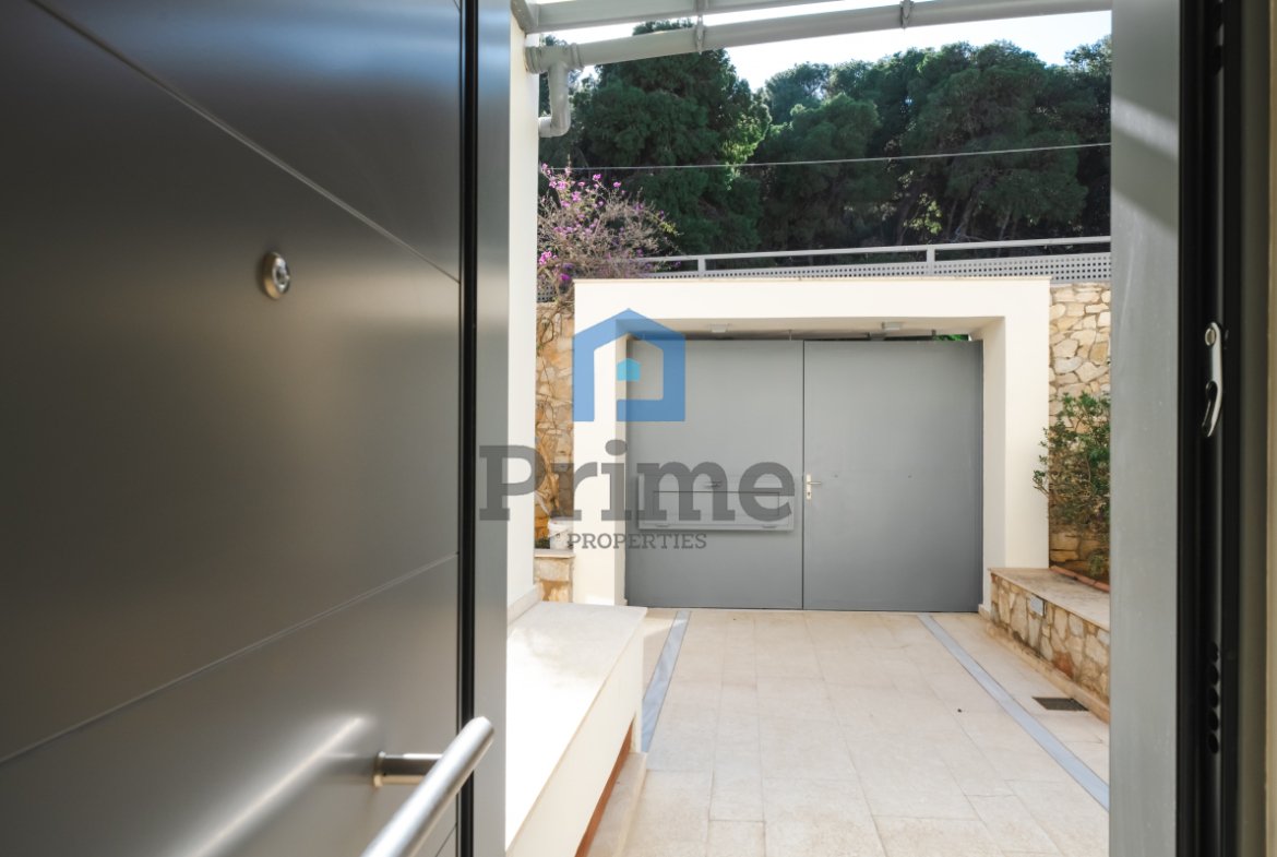 Συγκρότημα 3 κατοικιών με πισίνα