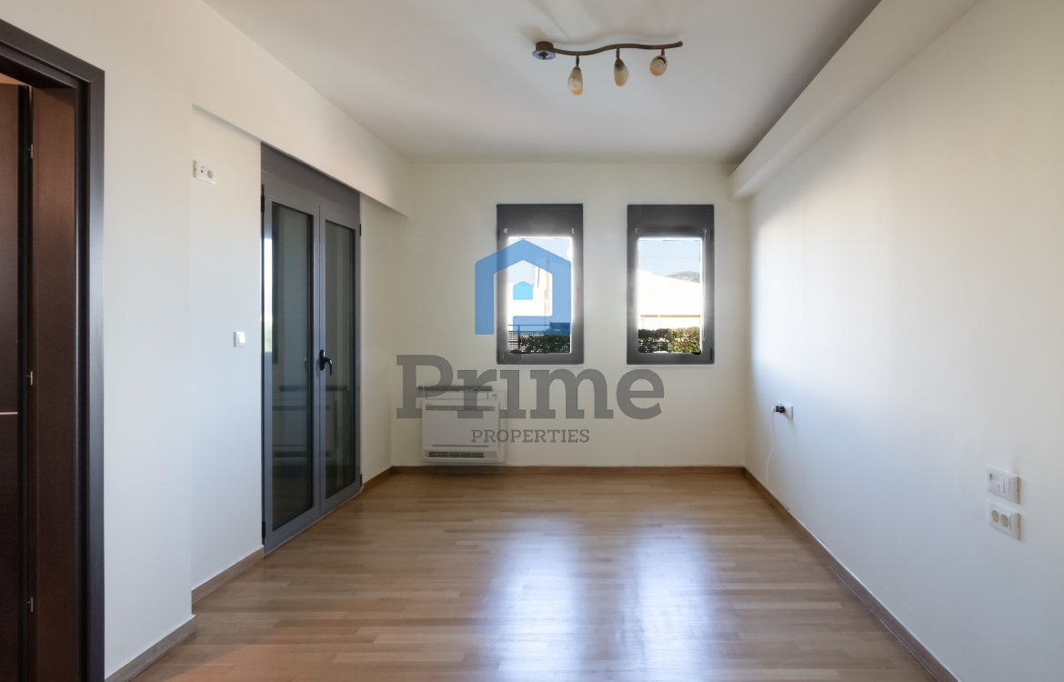 Συγκρότημα 3 κατοικιών με πισίνα
