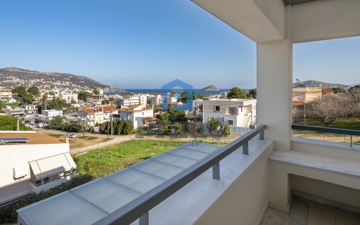 10767233 Συγκρότημα 3 κατοικιών με πισίνα