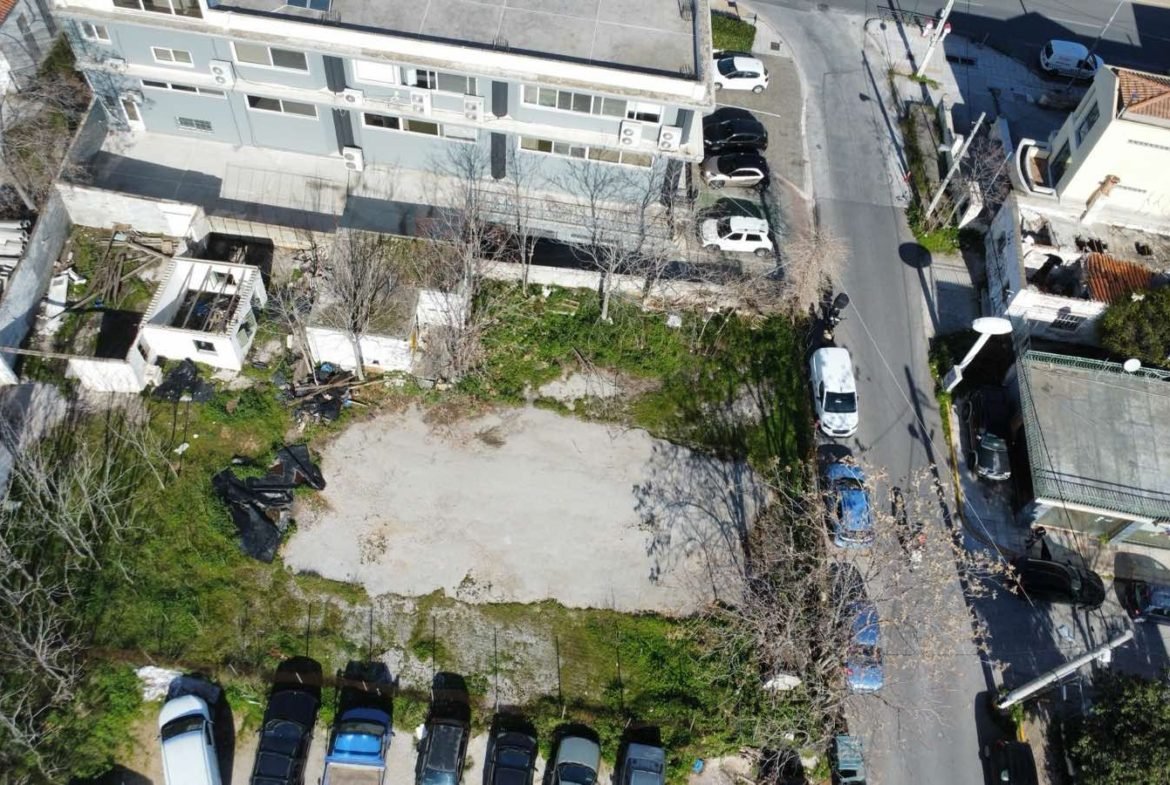 Land for Development 752 sq.m.in Glyka Nera